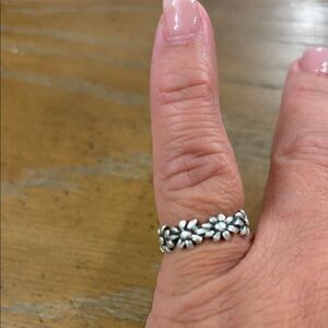 James Avery Elegant Silver Floral Ring